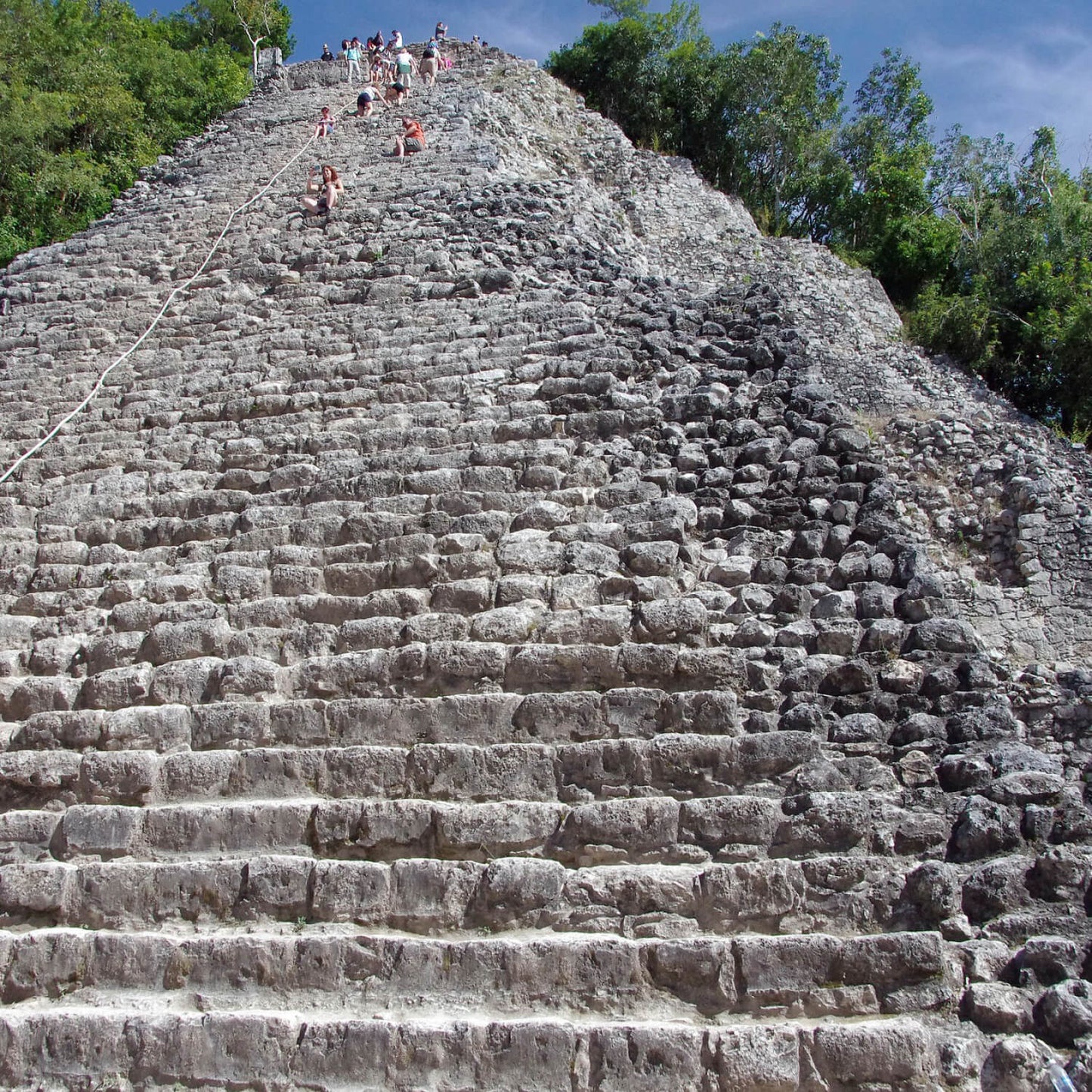Templo de Cobá y Cenote