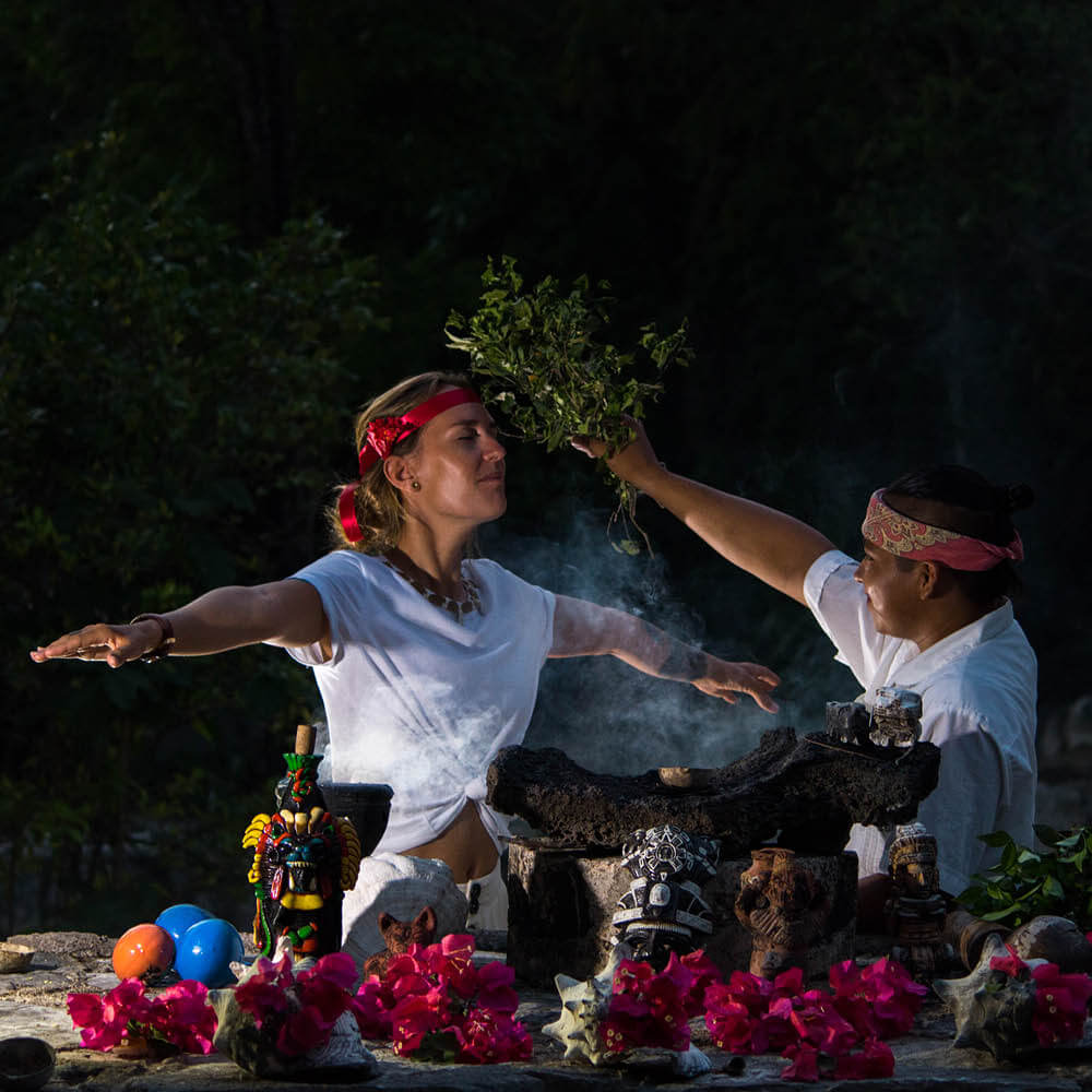 Noche Maya tour