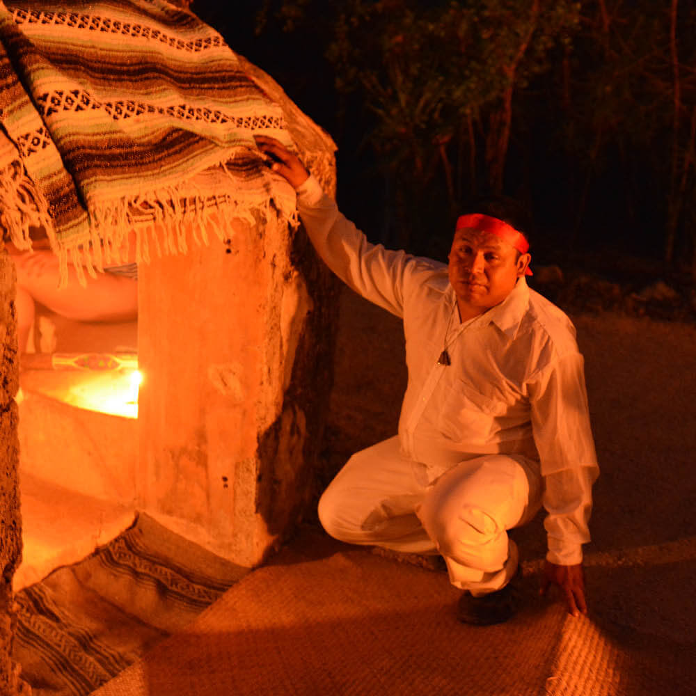 Noche Maya tour