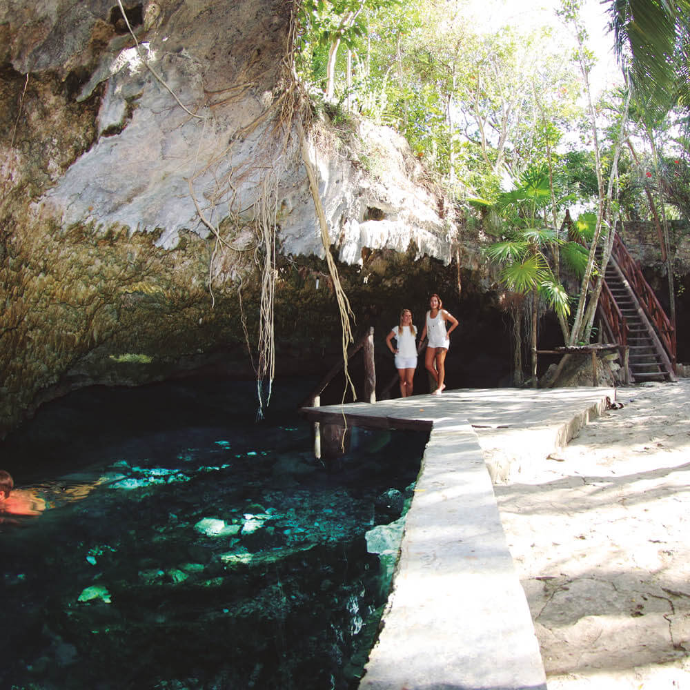 Noche Maya tour