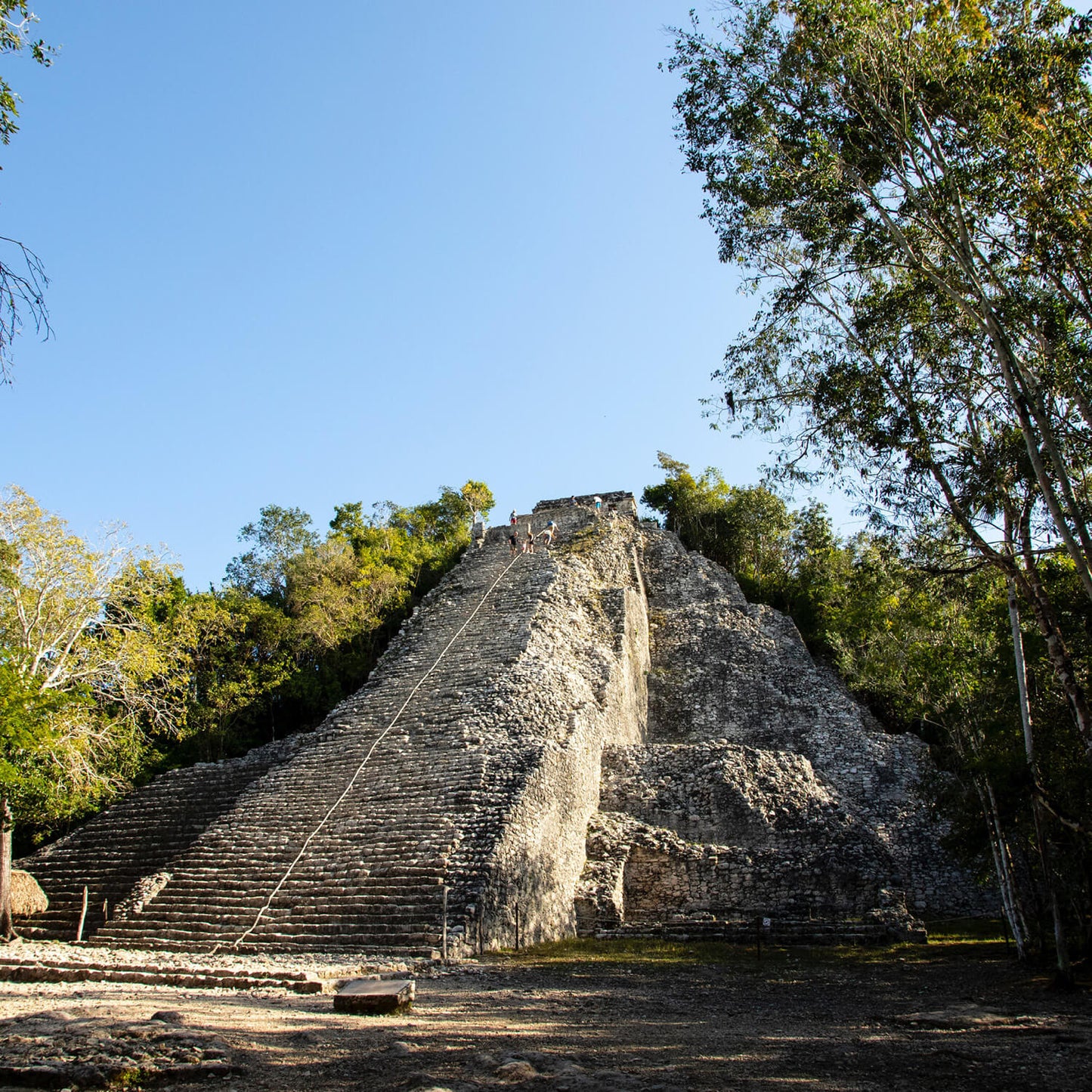 Templo de Cobá y Cenote